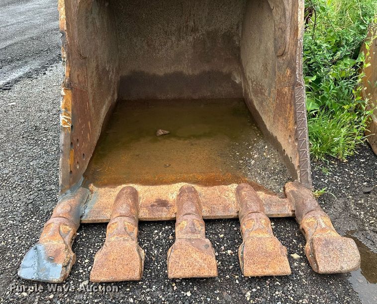 image for item MQ9341 B&D  excavator bucket