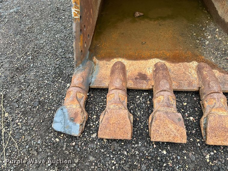 image for item MQ9341 B&D  excavator bucket