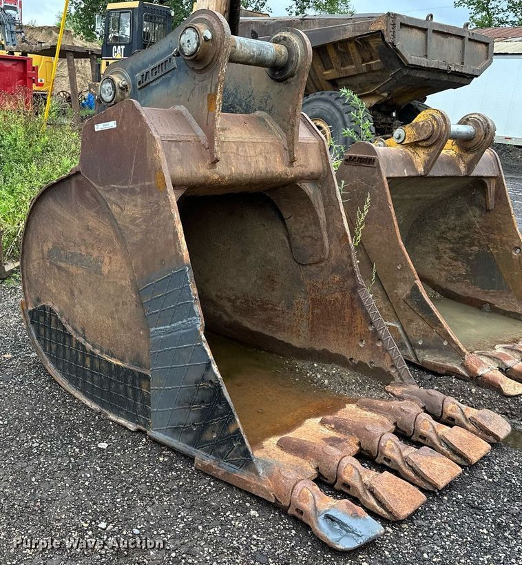 image for item MQ9341 B&D  excavator bucket