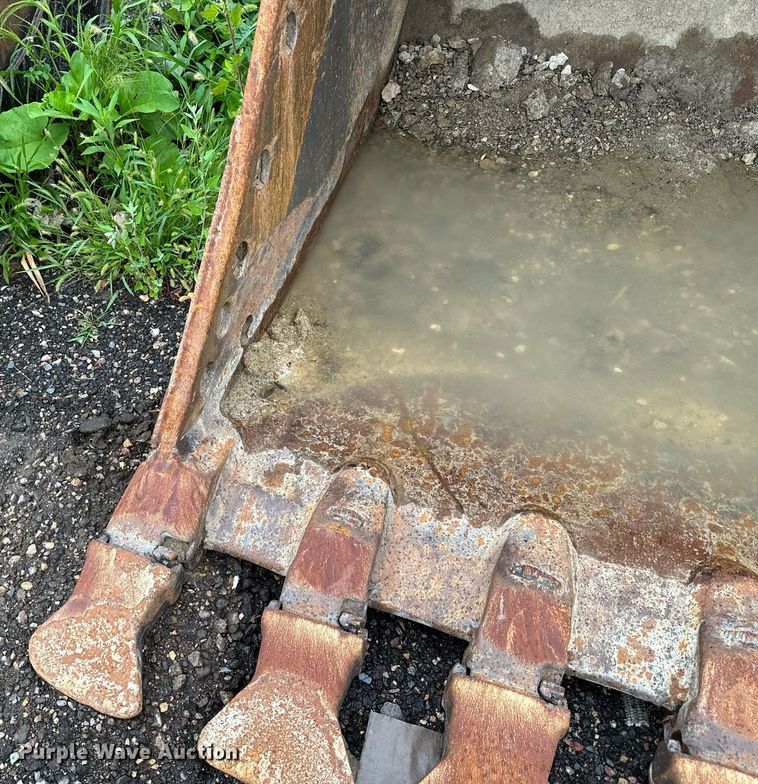 image for item MQ9342 Caterpillar  excavator bucket