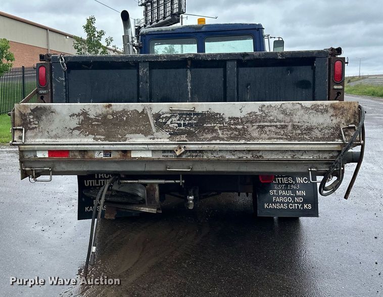 image for item MQ9344 2004 Freightliner FL60  dump truck