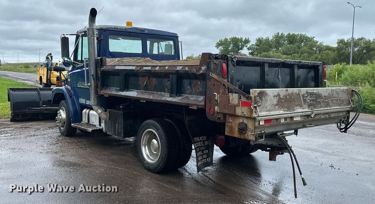 image for item MQ9344 2004 Freightliner FL60  dump truck