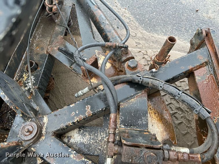 image for item MQ9344 2004 Freightliner FL60  dump truck