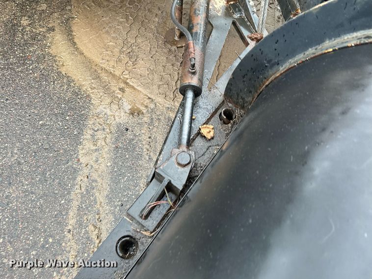 image for item MQ9344 2004 Freightliner FL60  dump truck