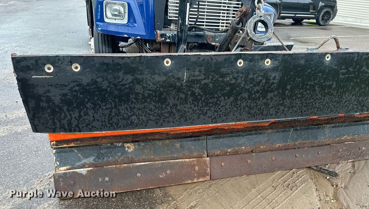 image for item MQ9344 2004 Freightliner FL60  dump truck