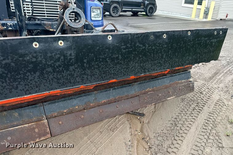 image for item MQ9344 2004 Freightliner FL60  dump truck