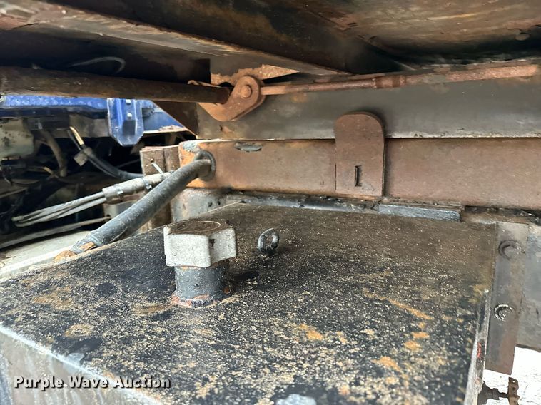 image for item MQ9344 2004 Freightliner FL60  dump truck