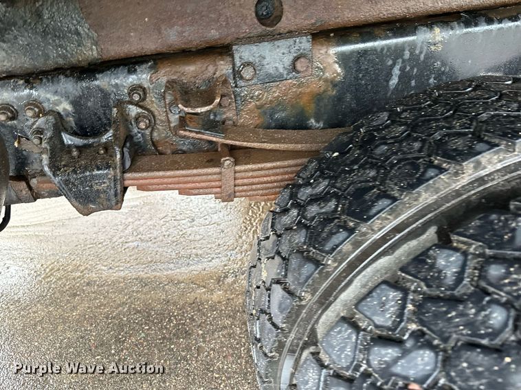 image for item MQ9344 2004 Freightliner FL60  dump truck