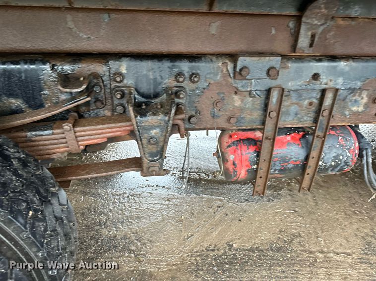 image for item MQ9344 2004 Freightliner FL60  dump truck