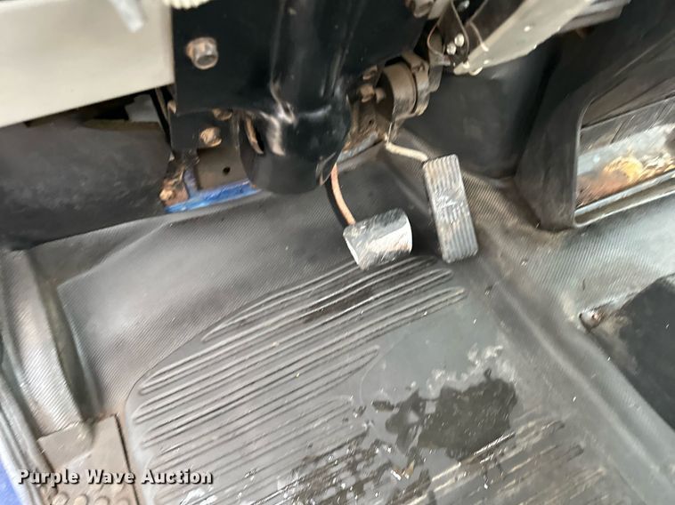 image for item MQ9344 2004 Freightliner FL60  dump truck