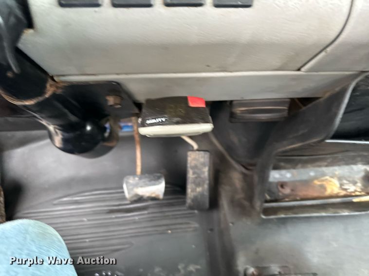 image for item MQ9344 2004 Freightliner FL60  dump truck