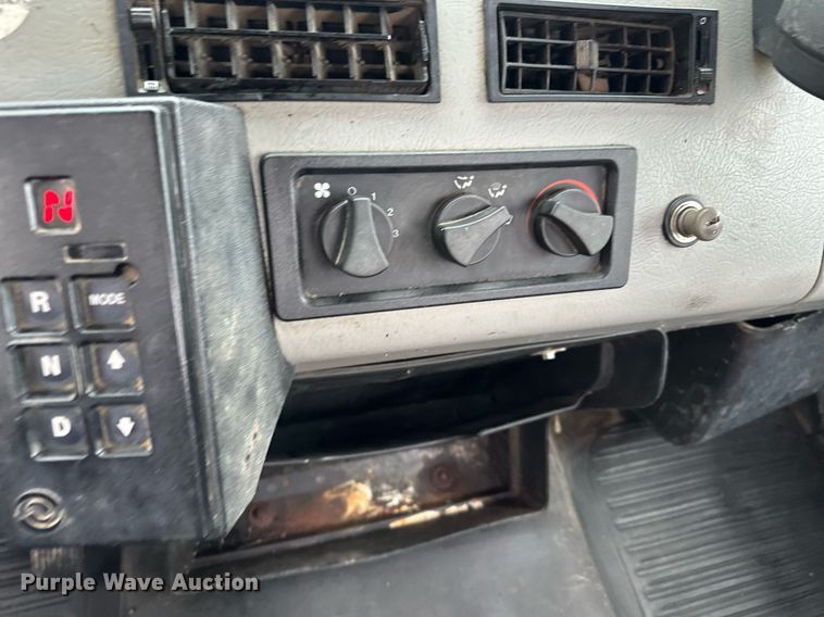 image for item MQ9344 2004 Freightliner FL60  dump truck