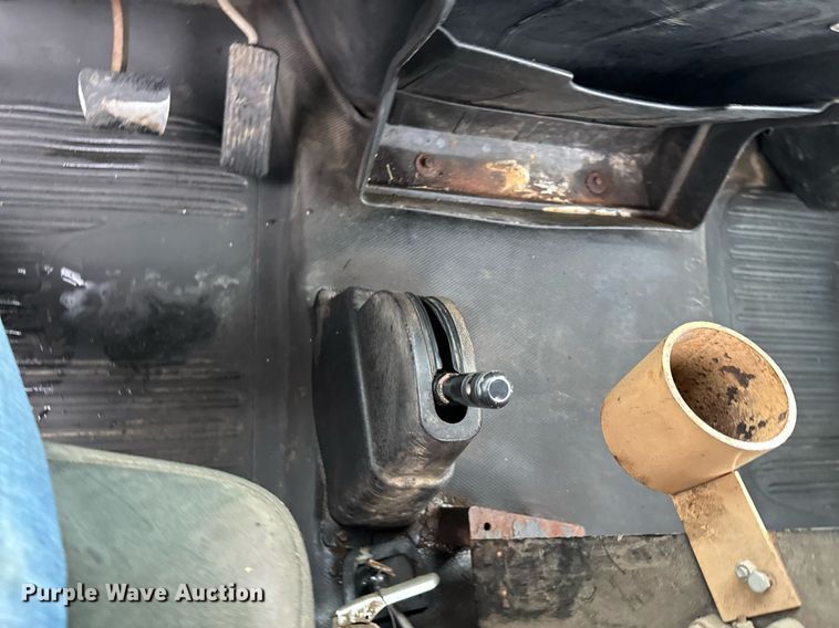 image for item MQ9344 2004 Freightliner FL60  dump truck