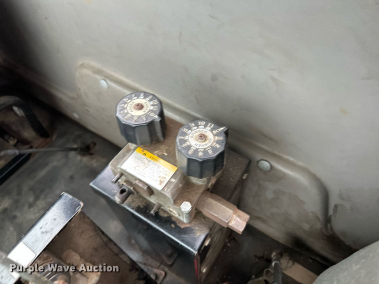 image for item MQ9344 2004 Freightliner FL60  dump truck