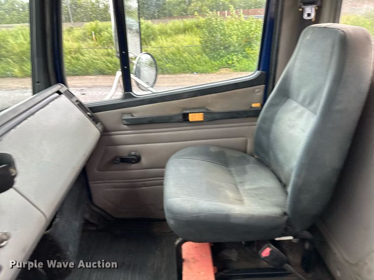 image for item MQ9344 2004 Freightliner FL60  dump truck