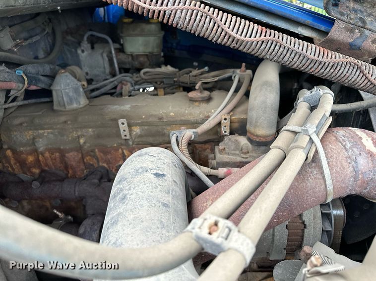 image for item MQ9344 2004 Freightliner FL60  dump truck