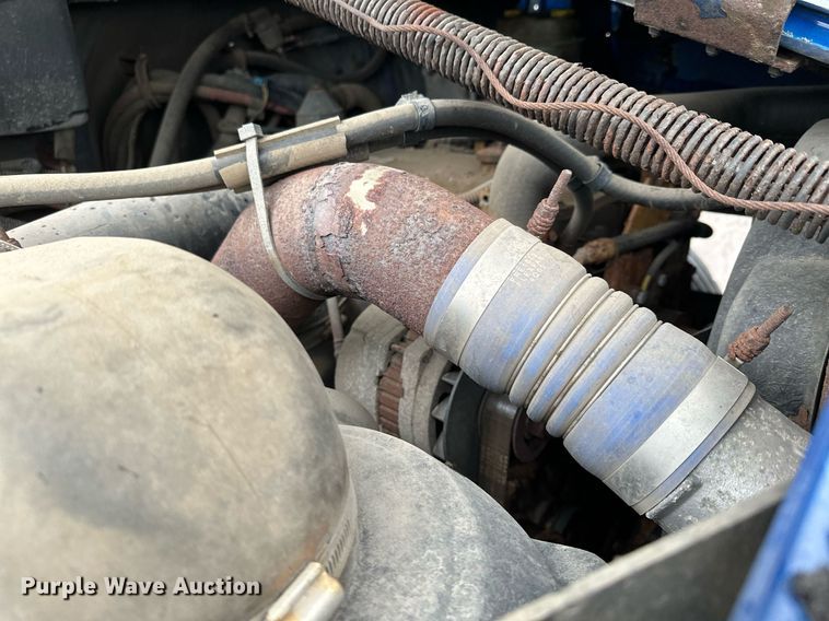 image for item MQ9344 2004 Freightliner FL60  dump truck