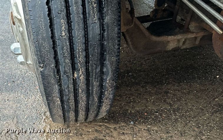 image for item MQ9344 2004 Freightliner FL60  dump truck