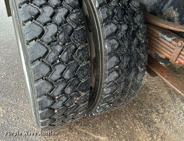 image for item MQ9344 2004 Freightliner FL60  dump truck