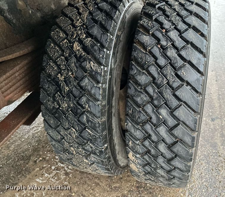 image for item MQ9344 2004 Freightliner FL60  dump truck