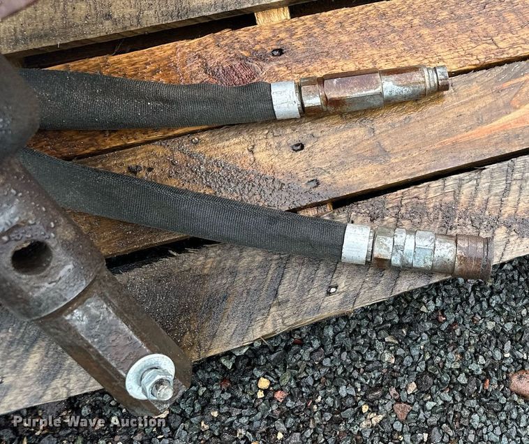 image for item MQ9347 Bobcat 15C  skid steer auger