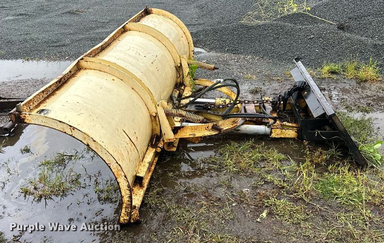 image for item MQ9348 LEO  skid steer snow plow