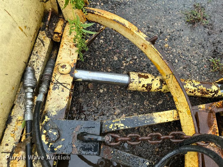 image for item MQ9348 LEO  skid steer snow plow