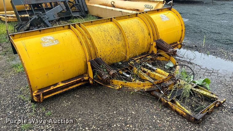 image for item MQ9350 LEO  snow plow