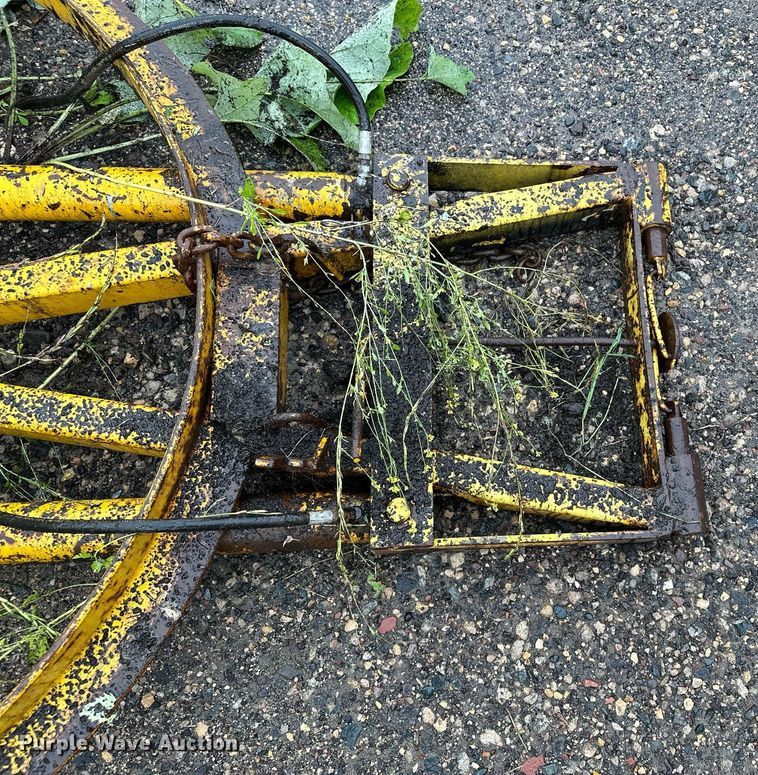 image for item MQ9350 LEO  snow plow