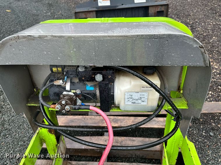 image for item MQ9350 LEO  snow plow