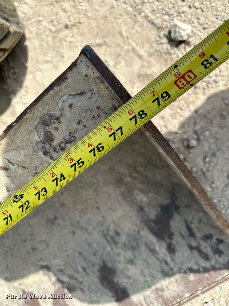 image for item MQ9356 1999 New Holland LX885  skid steer loader