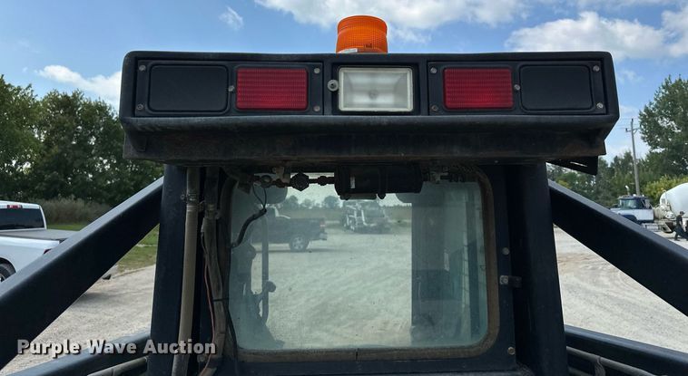 image for item MQ9356 1999 New Holland LX885  skid steer loader