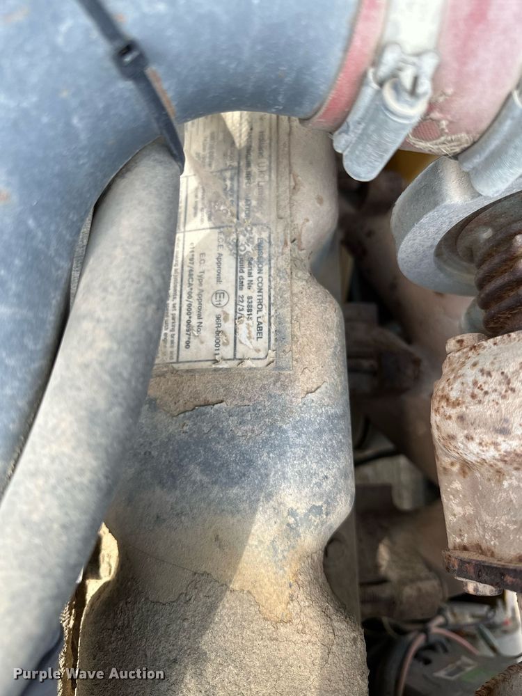 image for item MQ9356 1999 New Holland LX885  skid steer loader