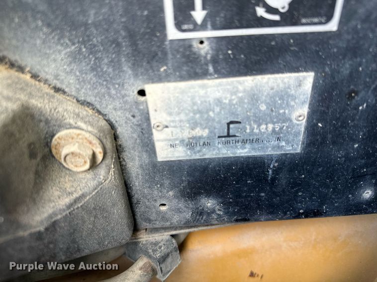 image for item MQ9356 1999 New Holland LX885  skid steer loader