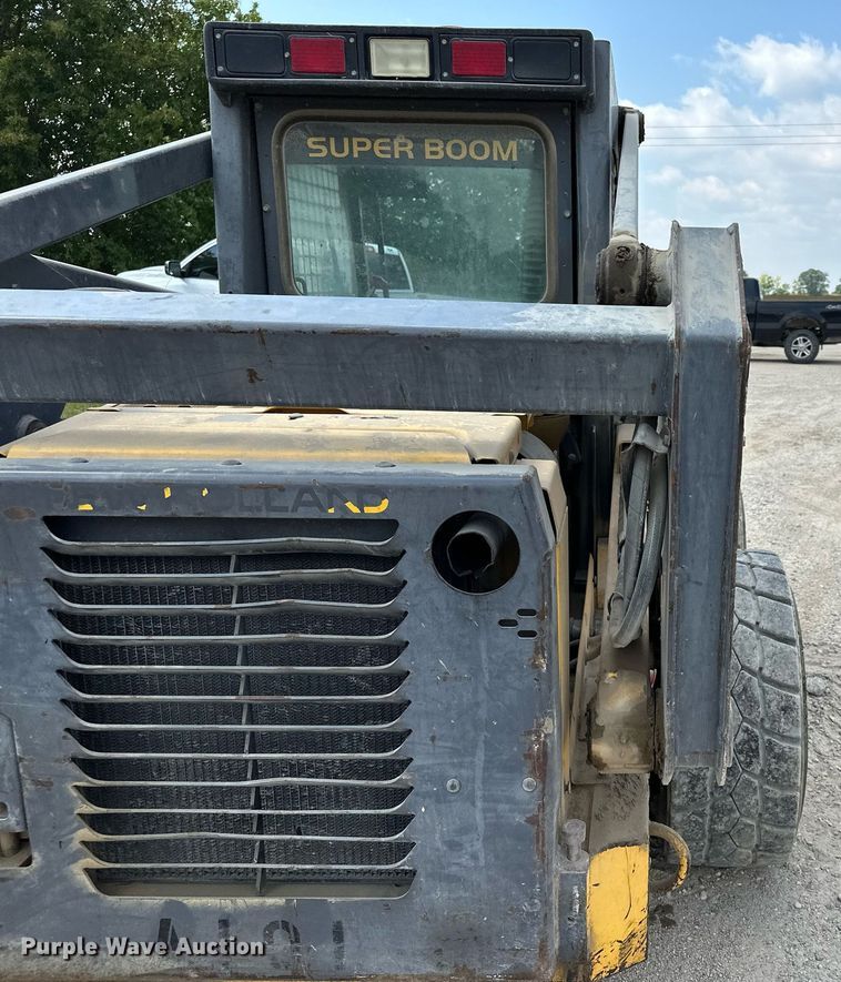 image for item MQ9357 2001 New Holland LS180  skid steer loader