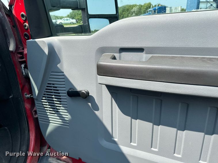 image for item MQ9362 2014 Ford  F350 Super Duty XL  SuperCab pickup truck