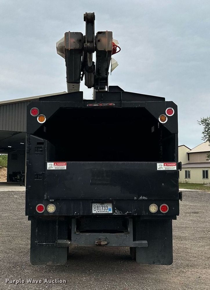 image for item MQ9367 2008 GMC C7500  forestry bucket truck