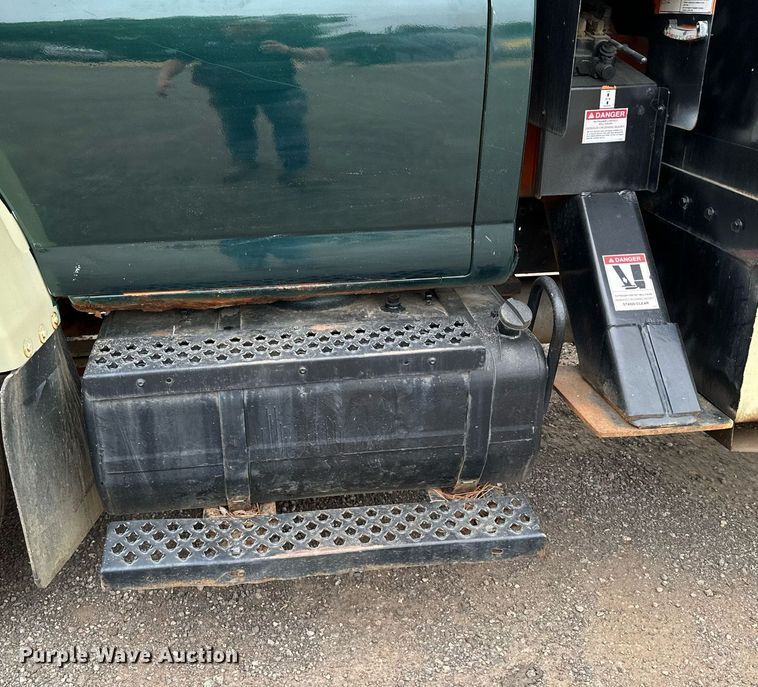 image for item MQ9367 2008 GMC C7500  forestry bucket truck