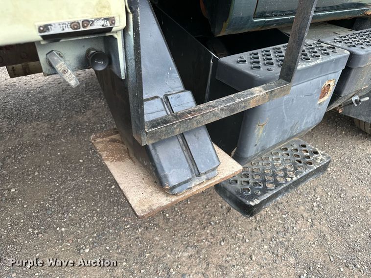 image for item MQ9367 2008 GMC C7500  forestry bucket truck