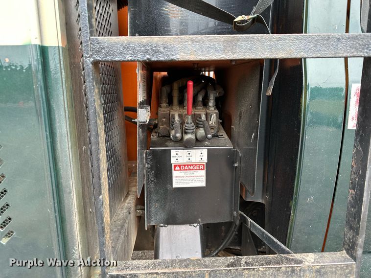 image for item MQ9367 2008 GMC C7500  forestry bucket truck