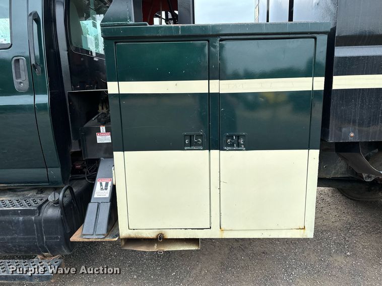 image for item MQ9367 2008 GMC C7500  forestry bucket truck