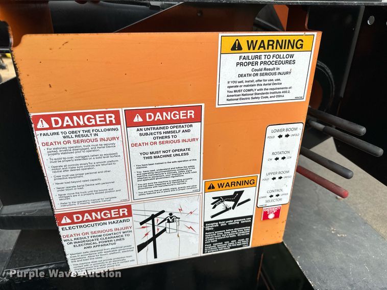 image for item MQ9367 2008 GMC C7500  forestry bucket truck