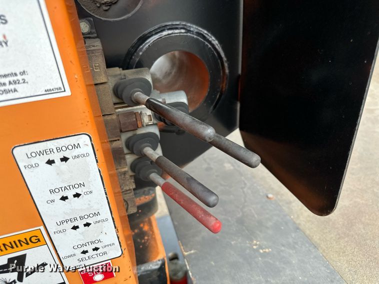 image for item MQ9367 2008 GMC C7500  forestry bucket truck