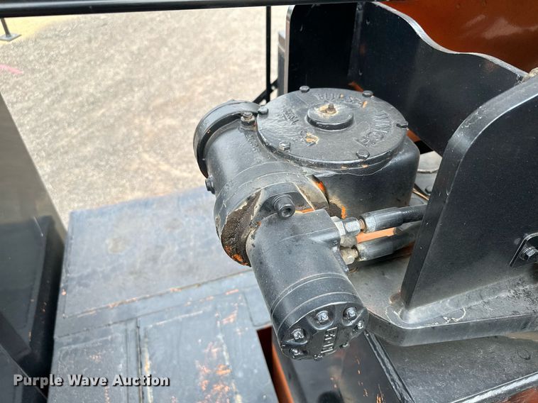 image for item MQ9367 2008 GMC C7500  forestry bucket truck