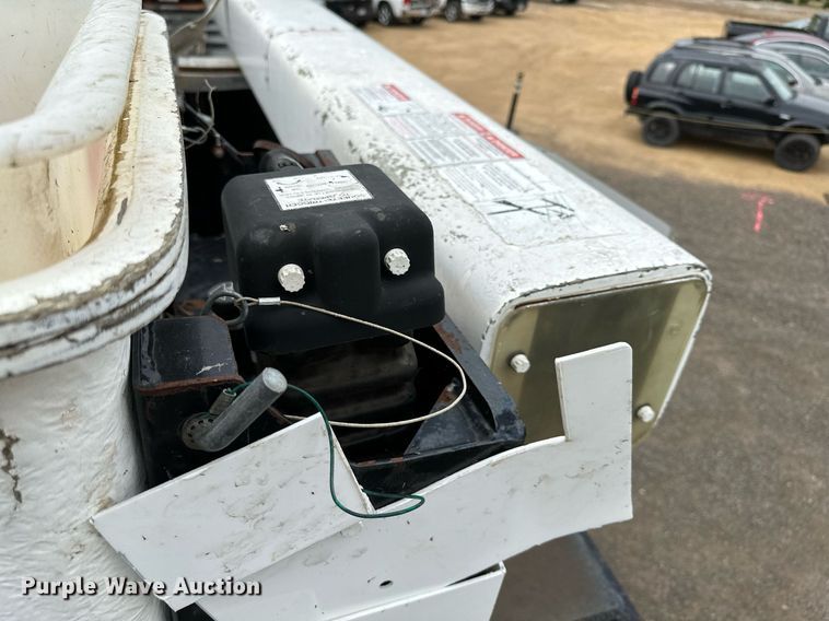 image for item MQ9367 2008 GMC C7500  forestry bucket truck