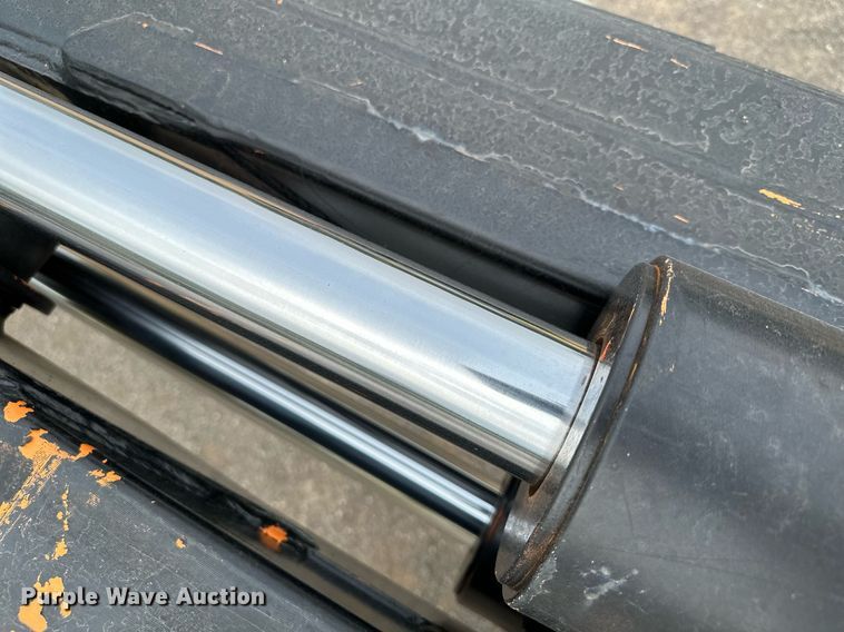 image for item MQ9367 2008 GMC C7500  forestry bucket truck