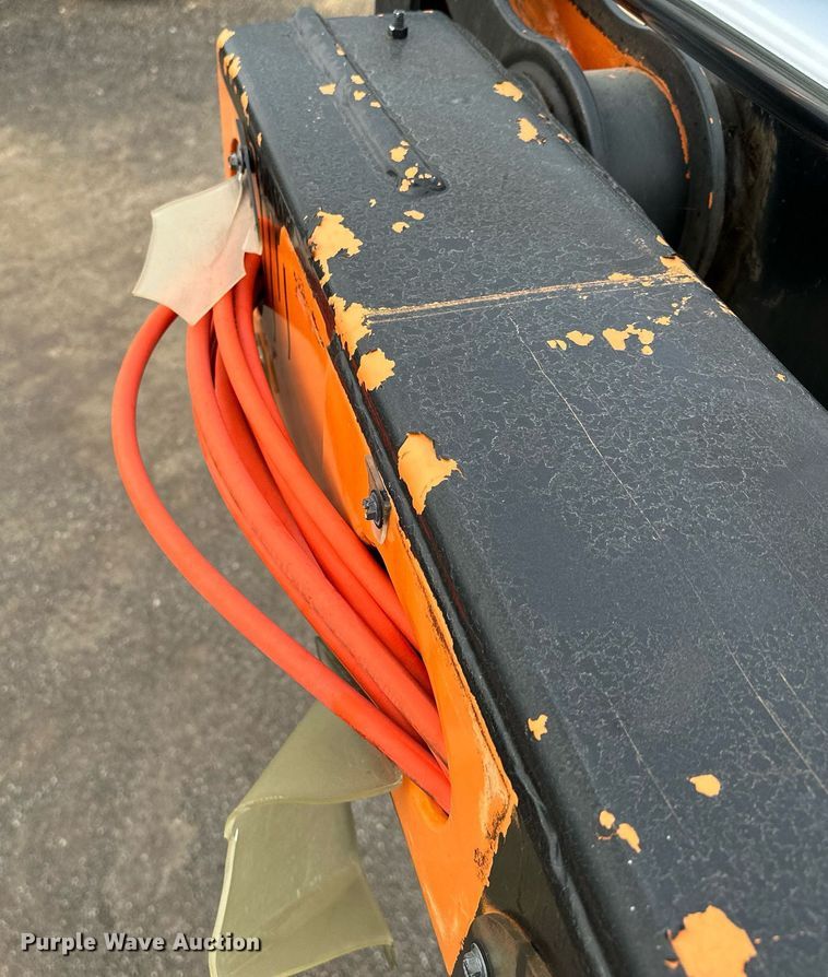 image for item MQ9367 2008 GMC C7500  forestry bucket truck