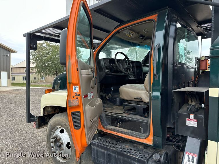 image for item MQ9367 2008 GMC C7500  forestry bucket truck