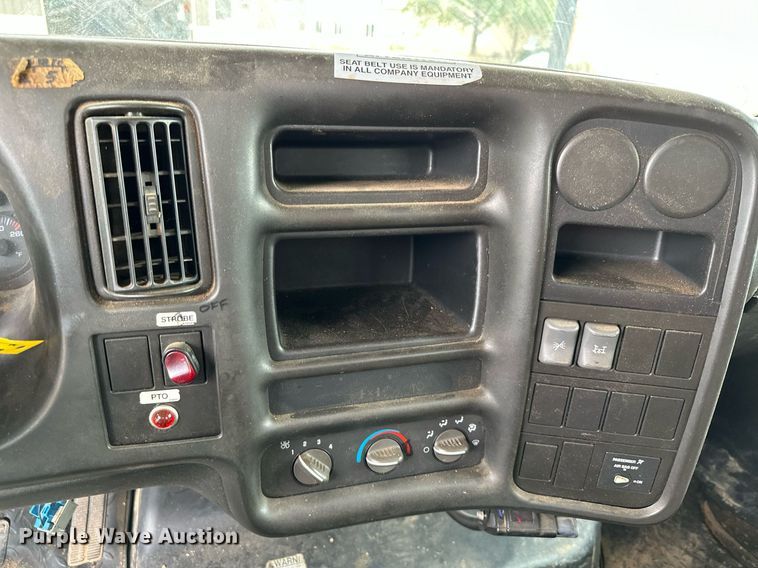 image for item MQ9367 2008 GMC C7500  forestry bucket truck