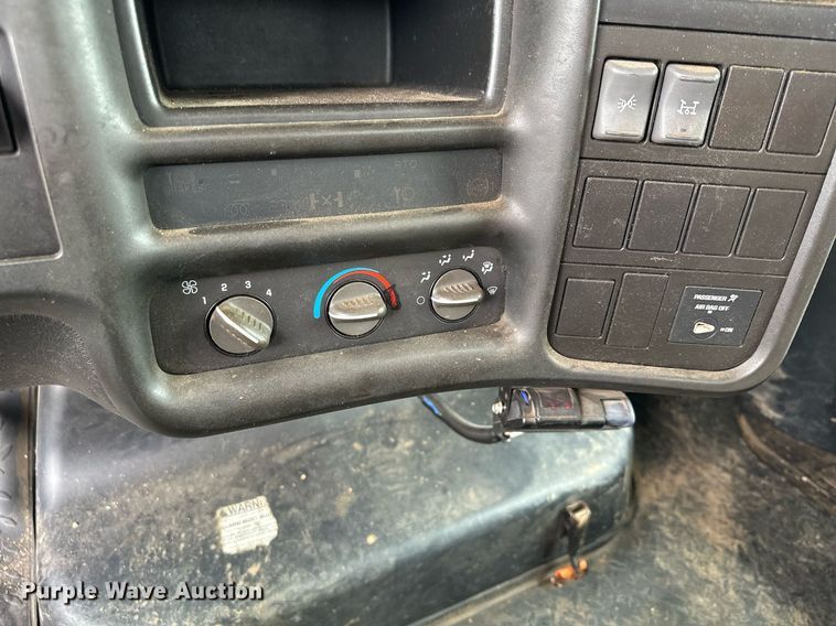 image for item MQ9367 2008 GMC C7500  forestry bucket truck